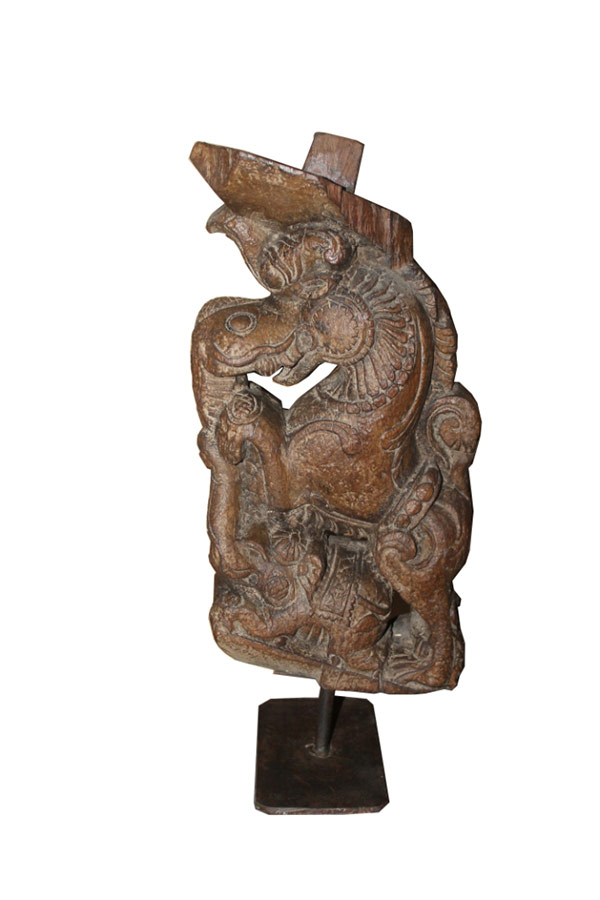 Statue sculptée bois