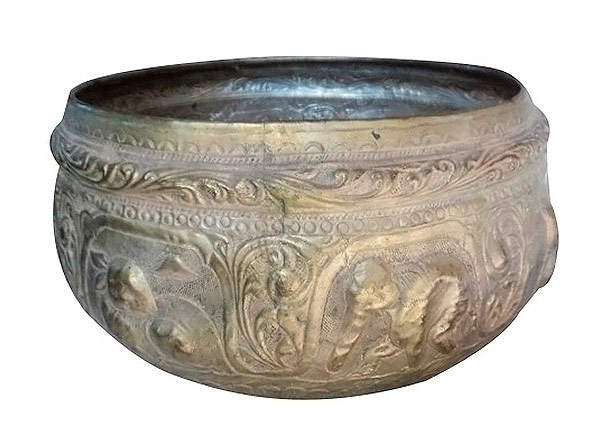 Ancien récipient à eau