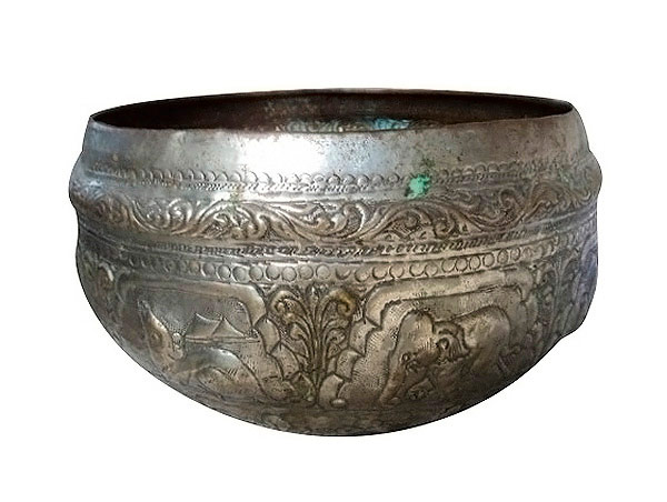 Ancien récipient à eau