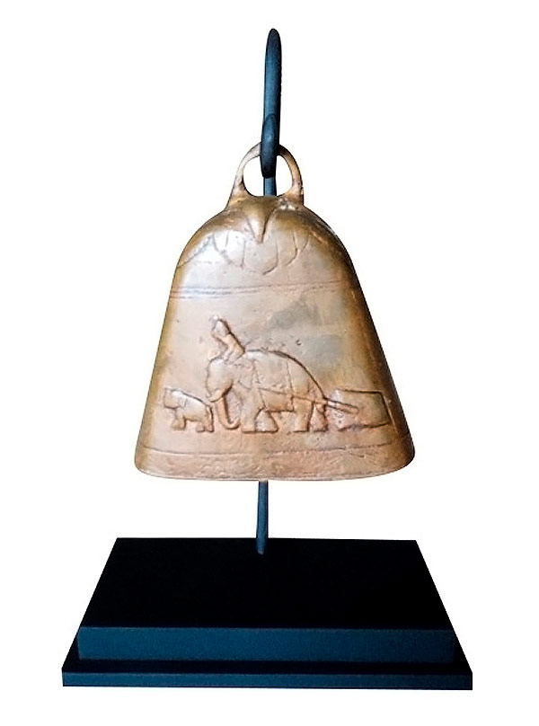 Cloche sculptée bronze sur socle